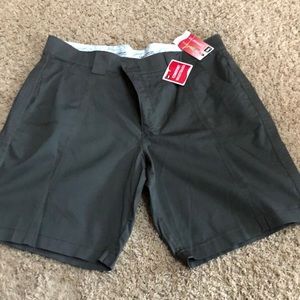 Lee Comfort fit Bermuda earth green shorts